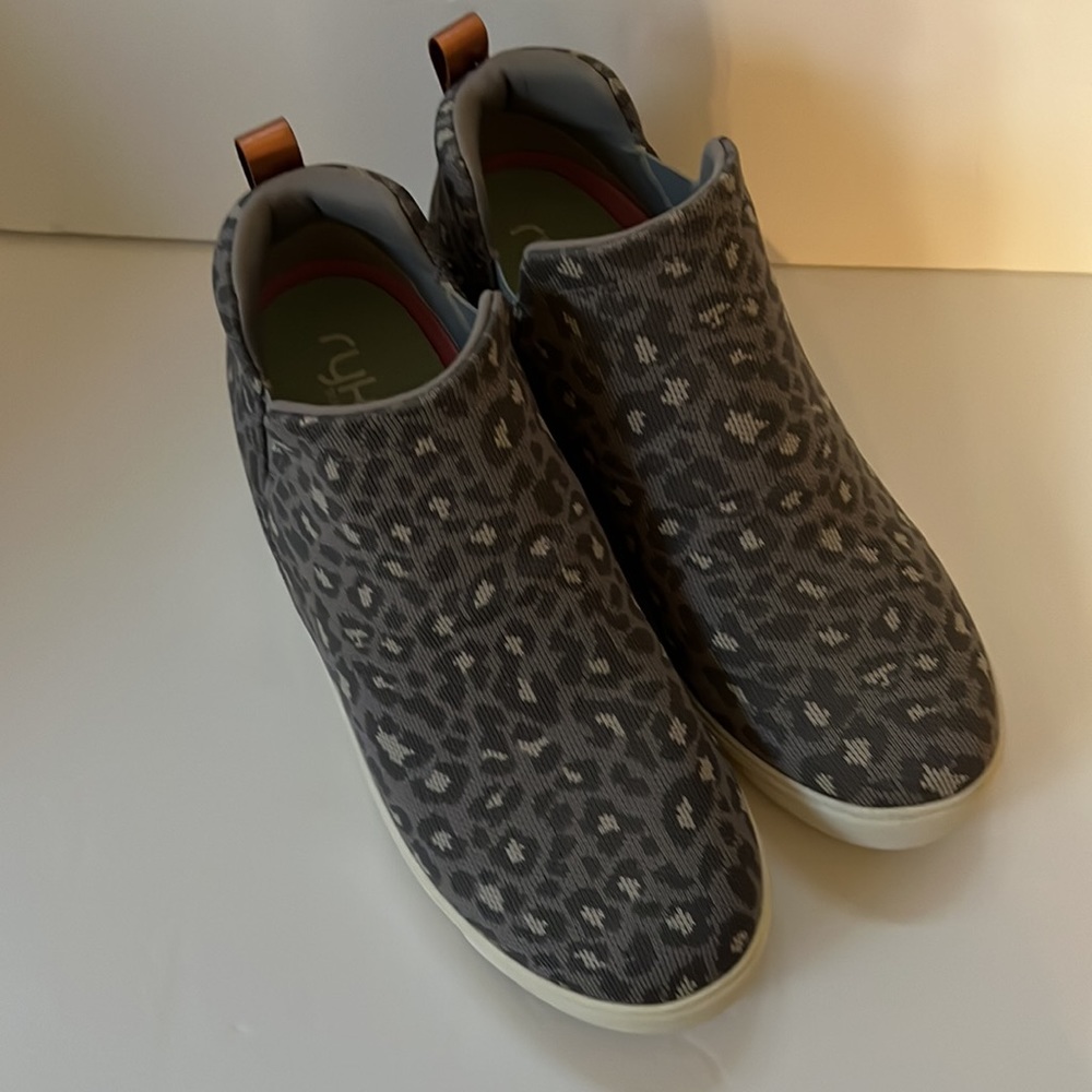 Ryka “Vera” Lt Grey Leopard High Top Slip On Sneakers